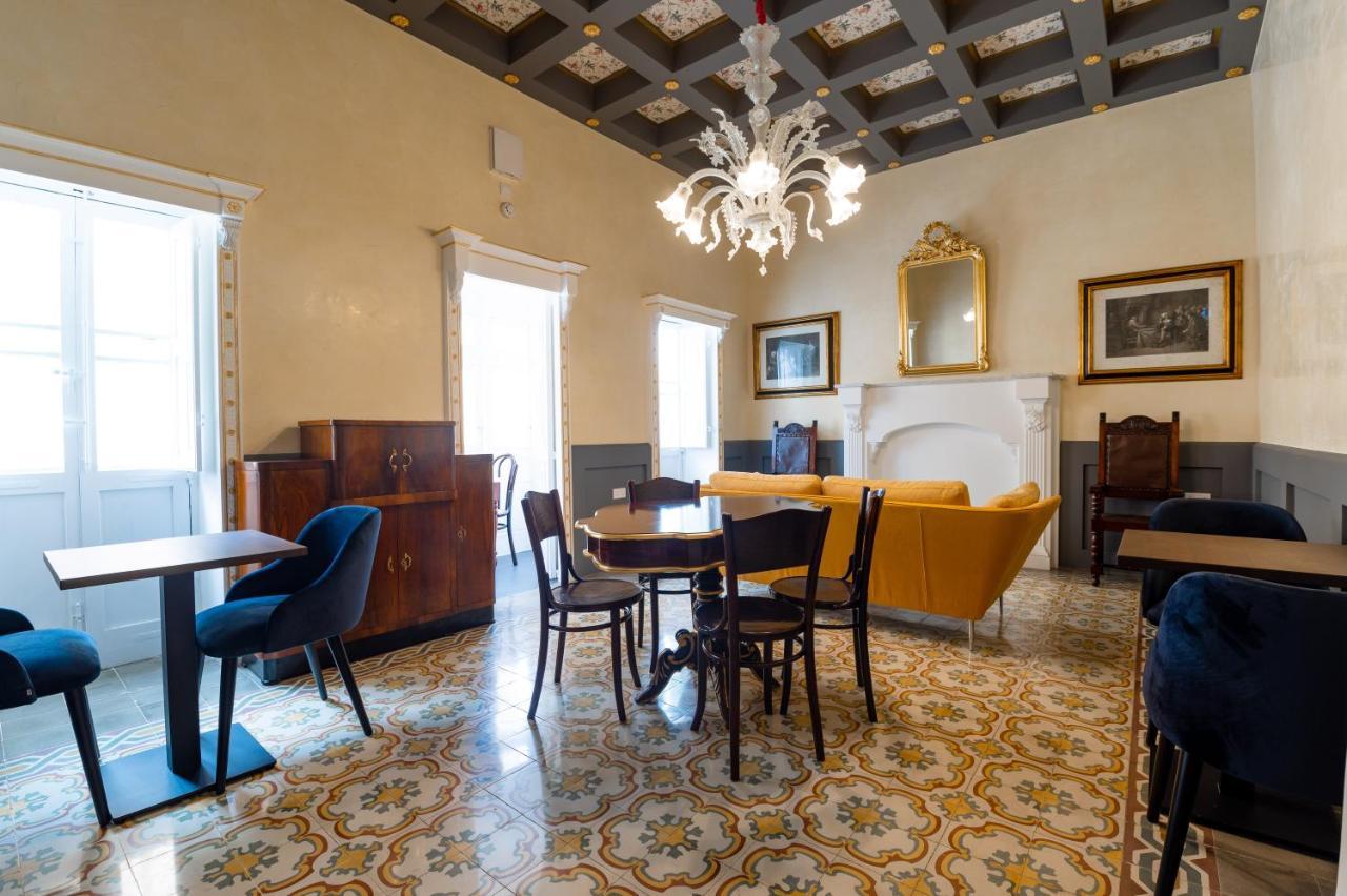Monreal Boutique Townhouse - R024Rm3 Hotell Paola Eksteriør bilde