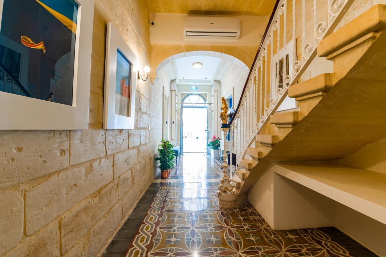 Monreal Boutique Townhouse - R024Rm3 Hotell Paola Eksteriør bilde
